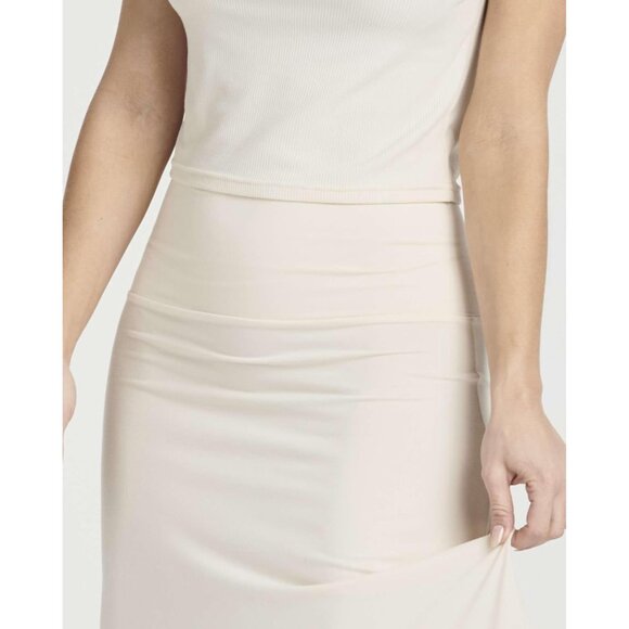 Comfort Meets Style: 3-Pack High-Waisted Maxi Skirts for Women in Plus Sizes - Picture 4 of 6